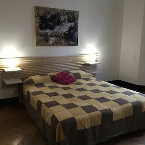  Bed & Breakfast 21